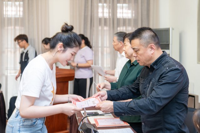 各院系党总支副书记