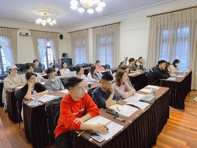 切实做好发展党员工作