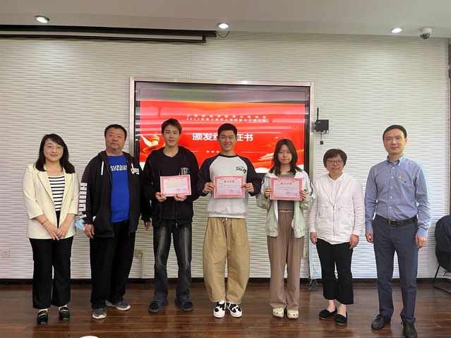 使同学们努力在思想上